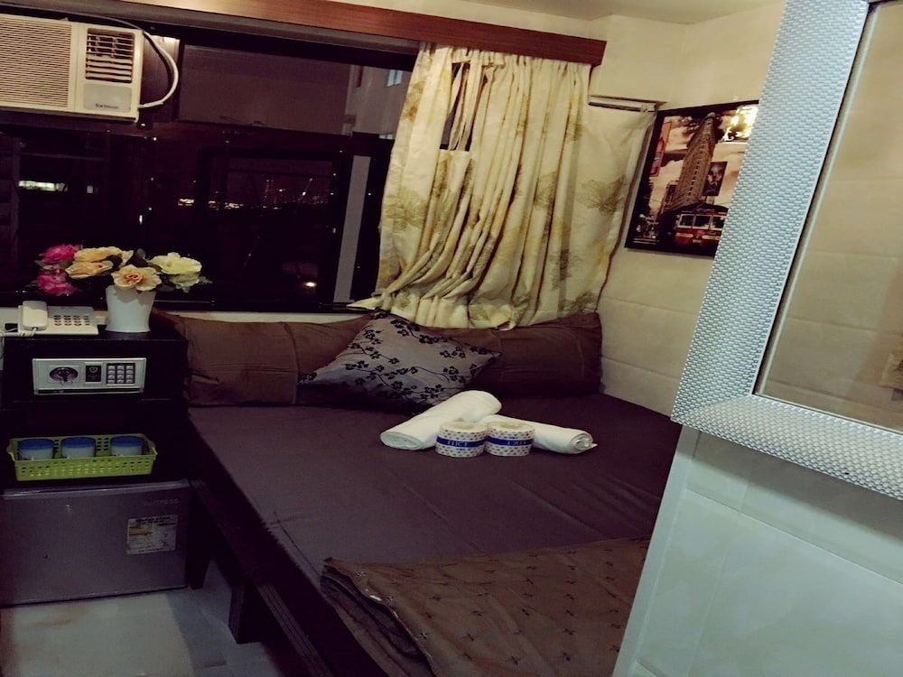 Hi-Inn Standard Double Room 4