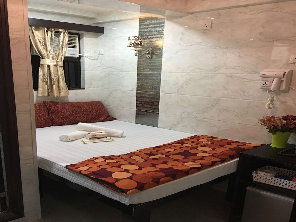 Hi-Inn Standard Double Room 5