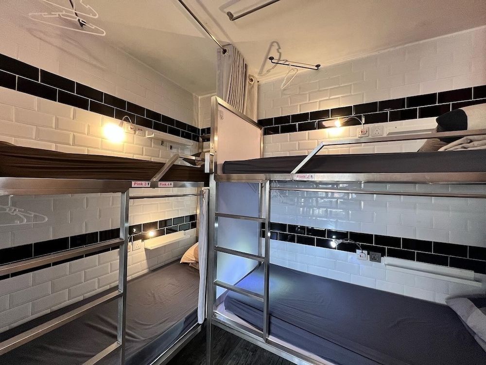 Urban Pack - Hostel 8 Person Mixed Dormitory (Shared Bathroom) 5