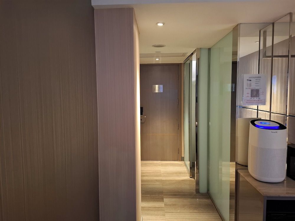 Silka Tsuen Wan Hong Kong Deluxe Double Room 6