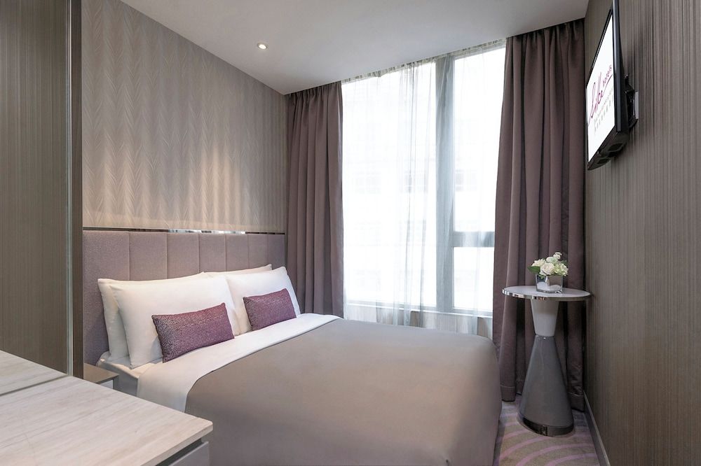 Silka Tsuen Wan Hong Kong Deluxe Double Room 2