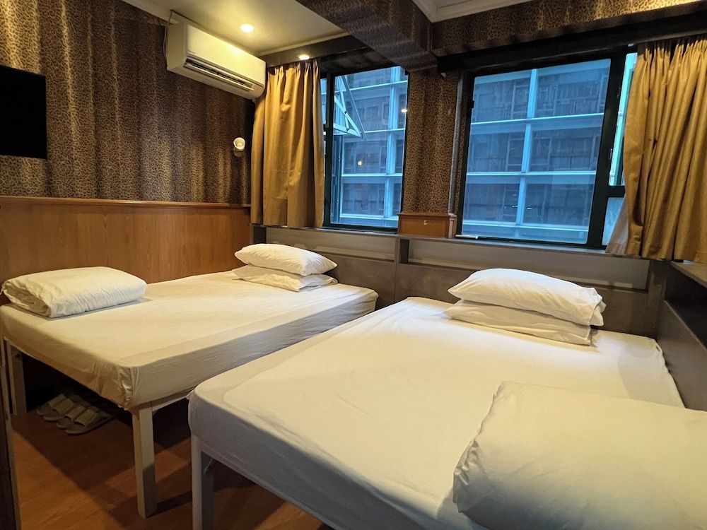 Standard Quadruple Room, No Windows