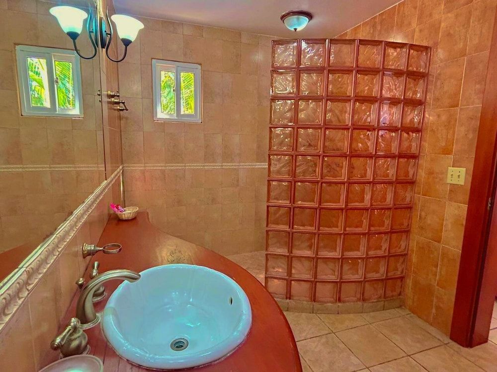 West Bay Colonial Junior Suite, 1 Bedroom, Pool View 3