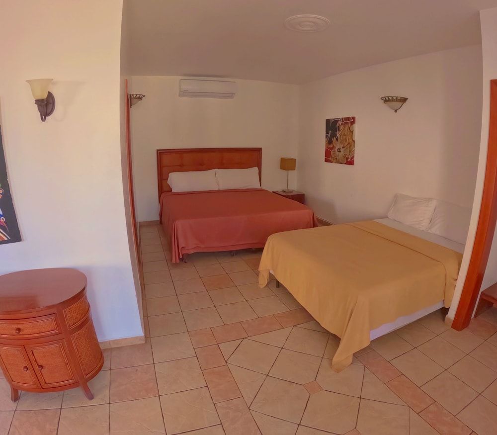 West Bay Colonial Standard Quadruple Room 4