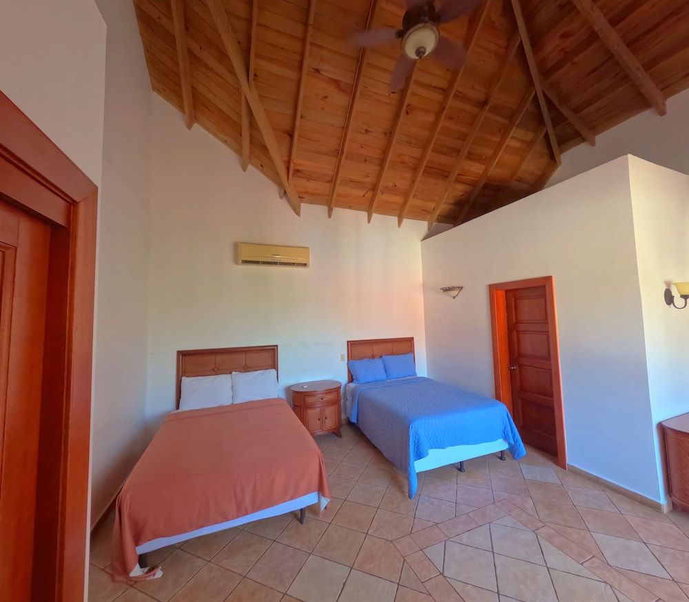 West Bay Colonial Standard Quadruple Room 3