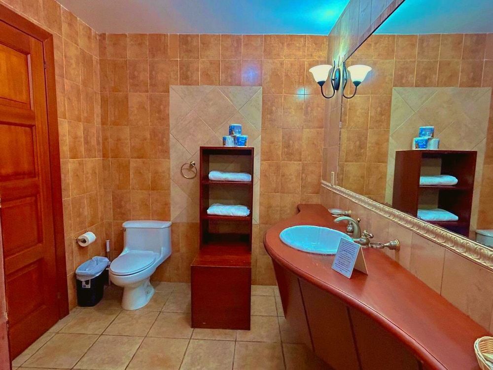 West Bay Colonial Junior Suite, 1 Bedroom, Pool View 2