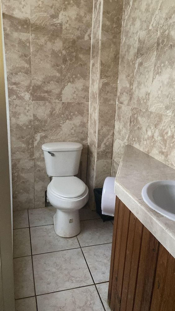 Coconut Tree West Bay Rockhouse 1 Bedroom Suite Second Level 3