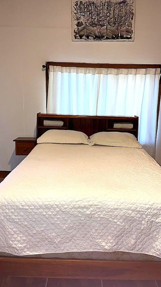 Coconut Tree West Bay Cabin with two beds, one Queen and one Double, 2nd Level 2