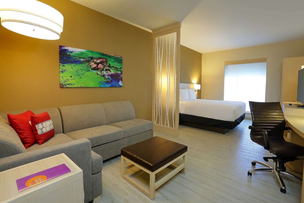 Room, 1 King Bed (High Floor)