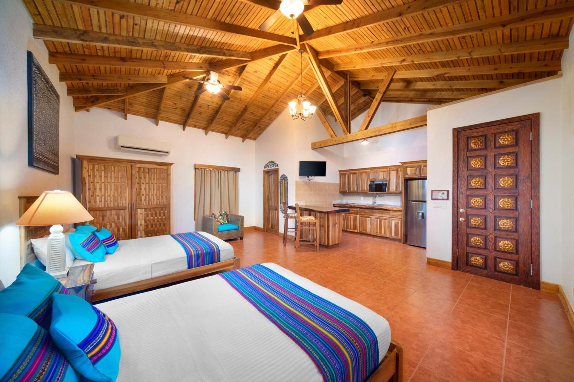 Mr. Tucan Hotel