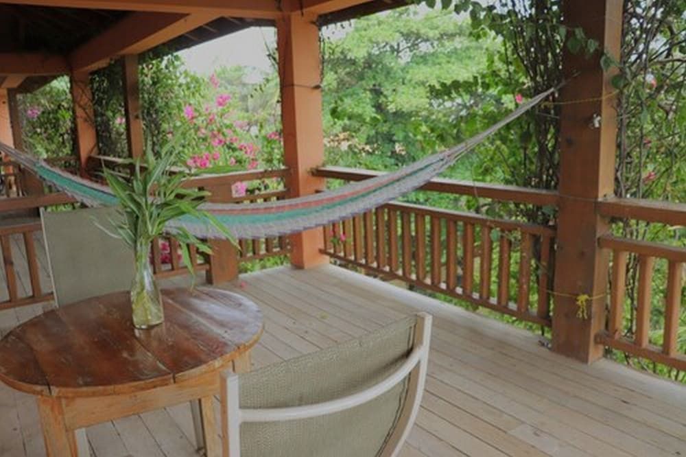 Posada Seremein Standard Studio, Kitchenette, Garden Area 9