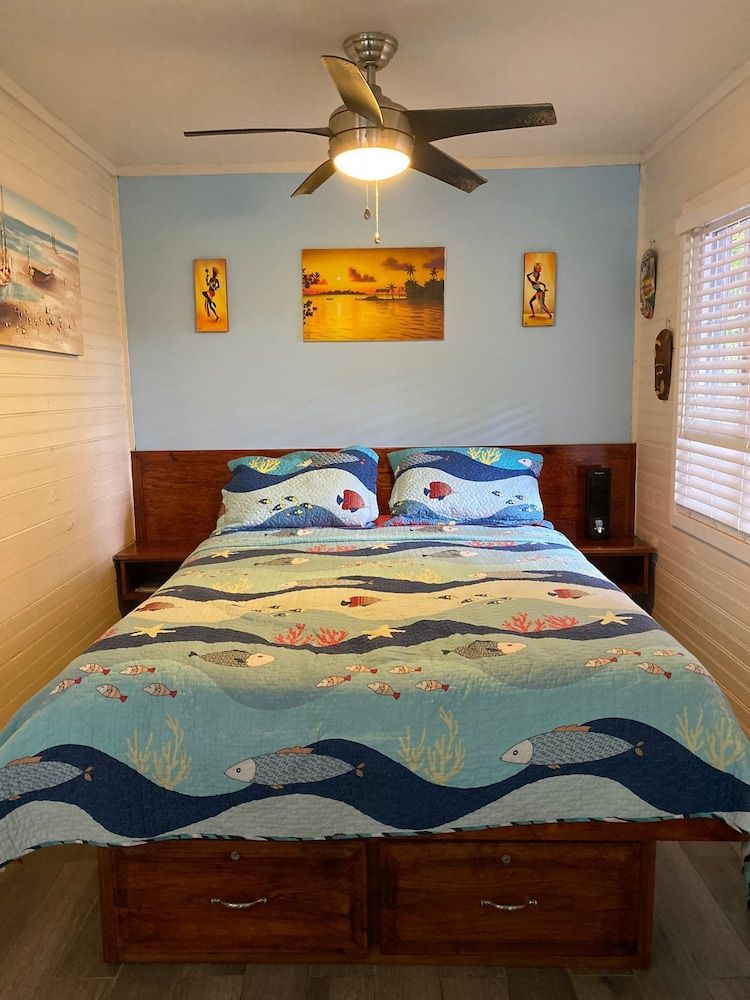 Studio, Queen and 1 Twin, Pool View, Balcony/Patio