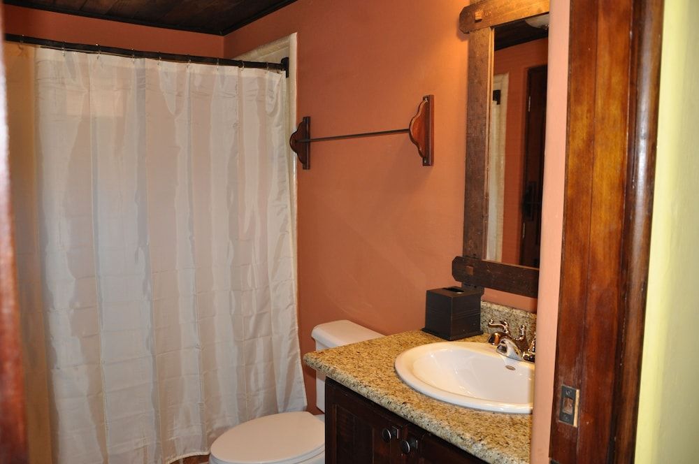 West Bay Lodge Luxury Condo, 2 Bedrooms 6