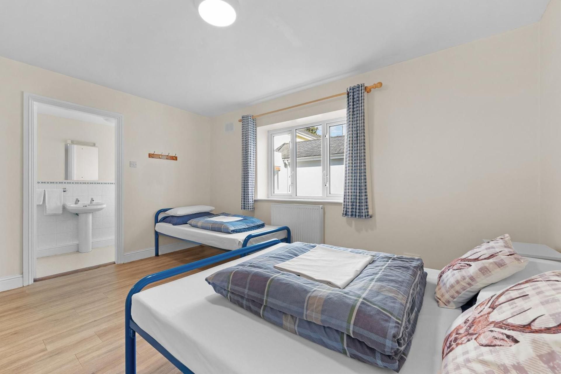 Twin Room with Private Bathroom