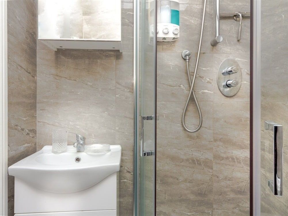 Avoca House Double Room, Ensuite 10