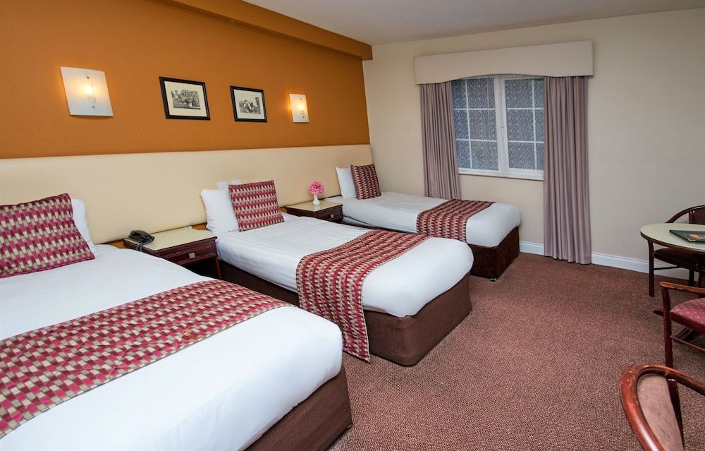 Eviston House Hotel Standard Triple Room