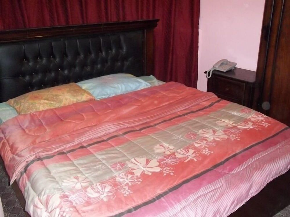Mamaya Hotel Single Room, Shared Bathroom 4