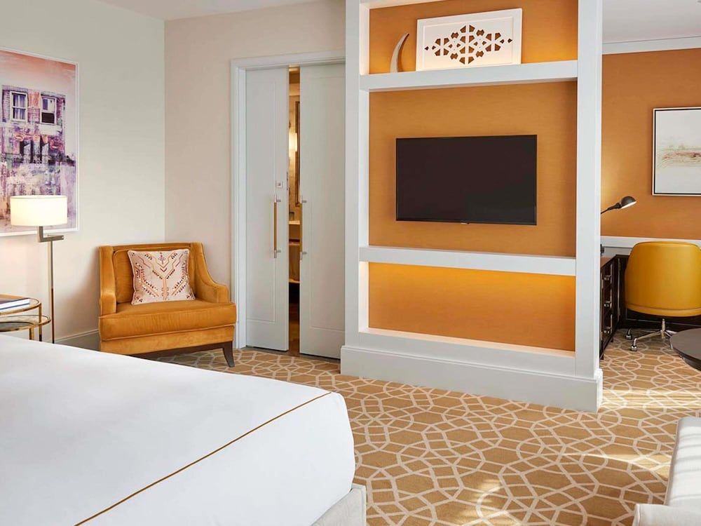 Deluxe Room, 2 Queen Beds, Smoking