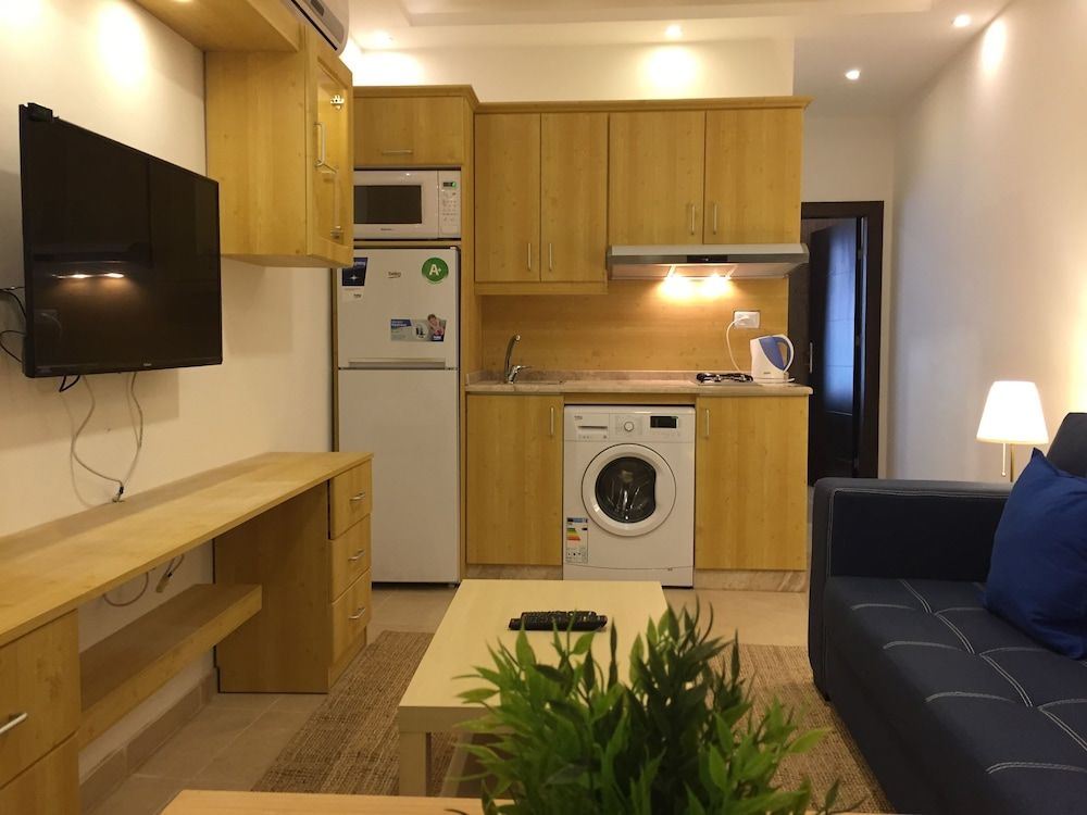 The Royal Luxury Apartments & studios 