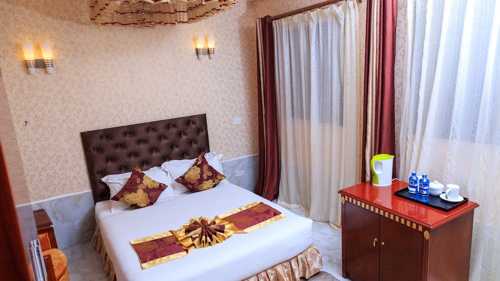 Easy Hotel Kenya Deluxe Double Room 11