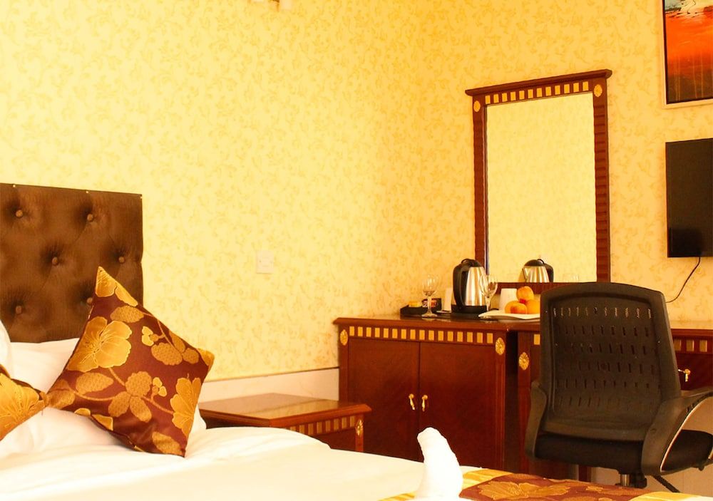 Easy Hotel Kenya Deluxe Double Room 16
