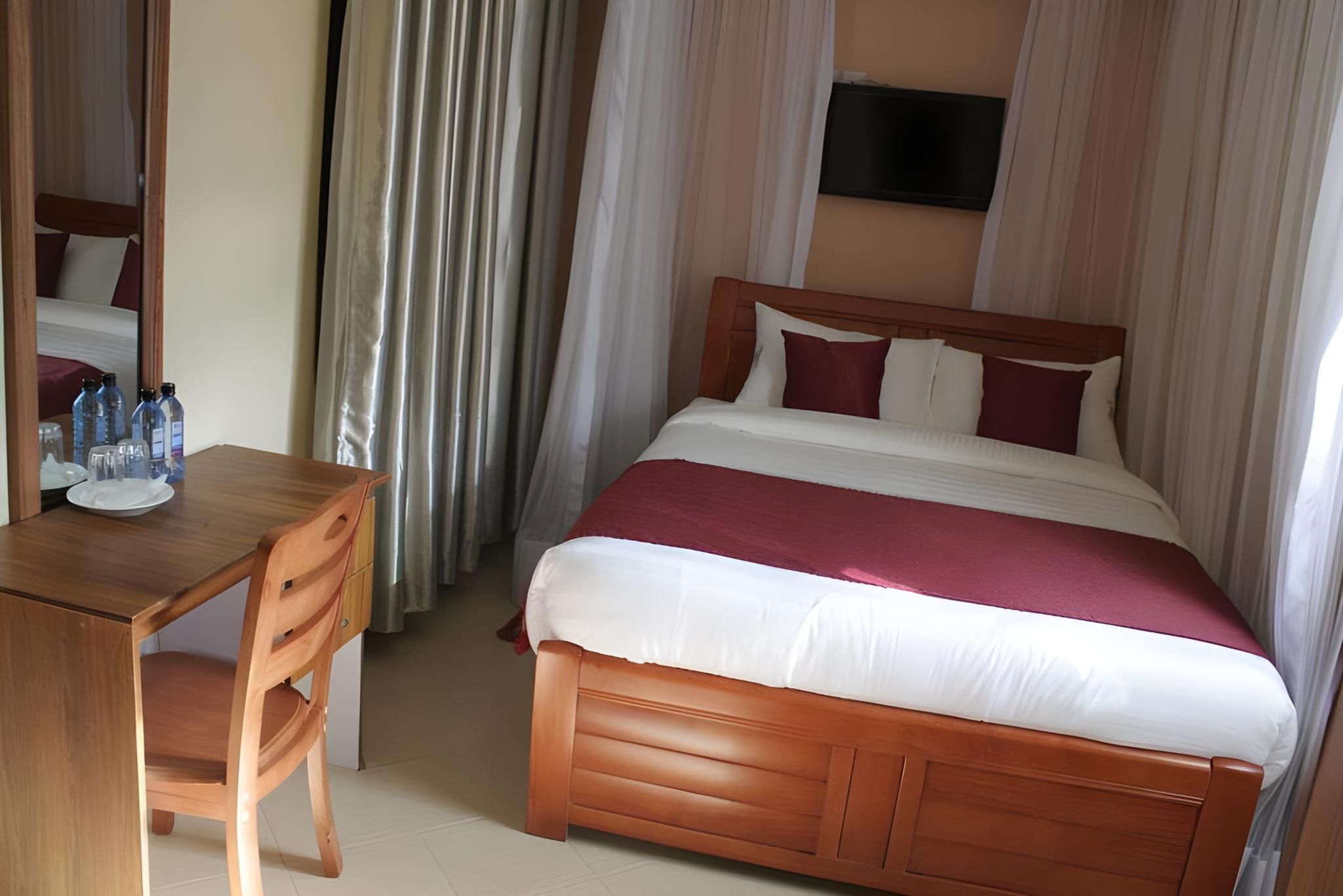 undefined Decasa Hotel 7