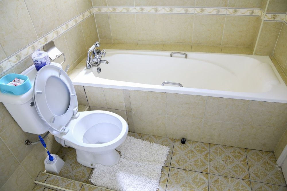 Deep Soaking Bathtub