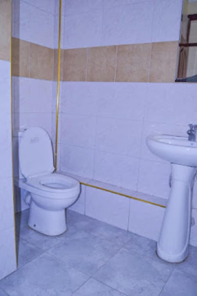 Parkview Safari Hotel and Apartments Deluxe Double Room 7