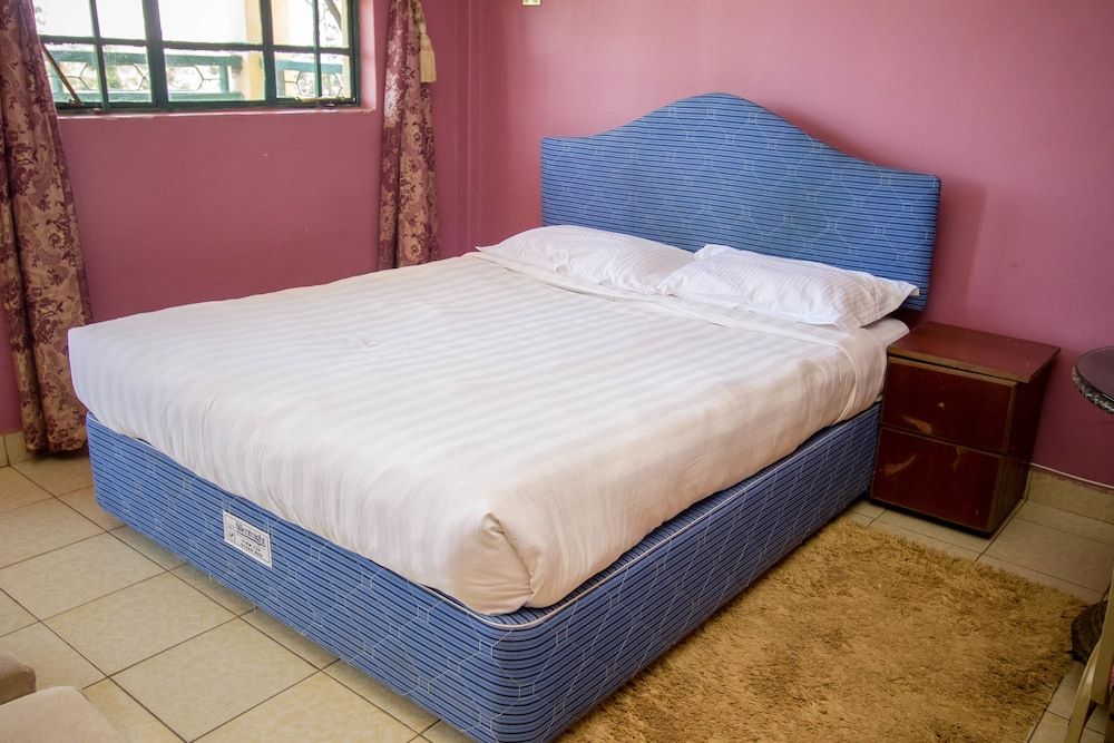 Parkview Safari Hotel and Apartments Standard Double Room 2