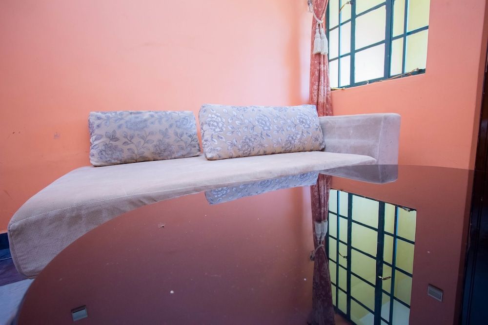 Parkview Safari Hotel and Apartments Standard Double Room 4