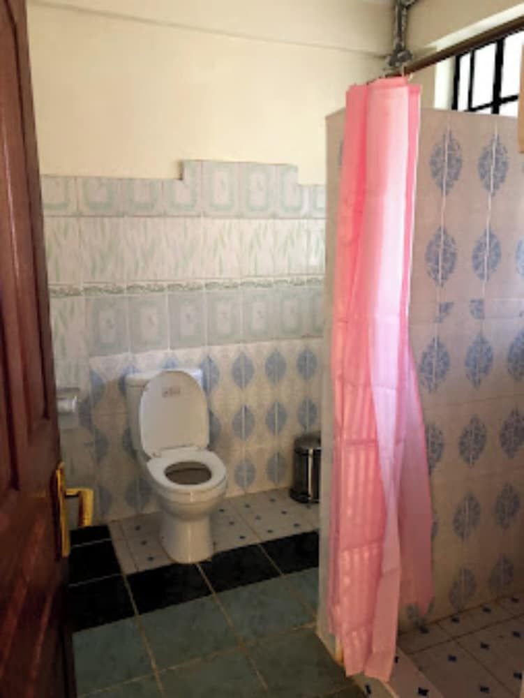 Parkview Safari Hotel and Apartments Deluxe Double Room 9