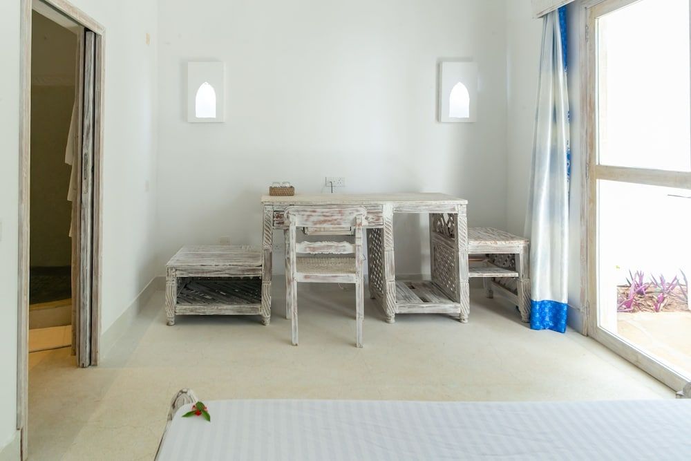 Sun Palm Beach Resort Standard Room, 1 Queen Bed 5