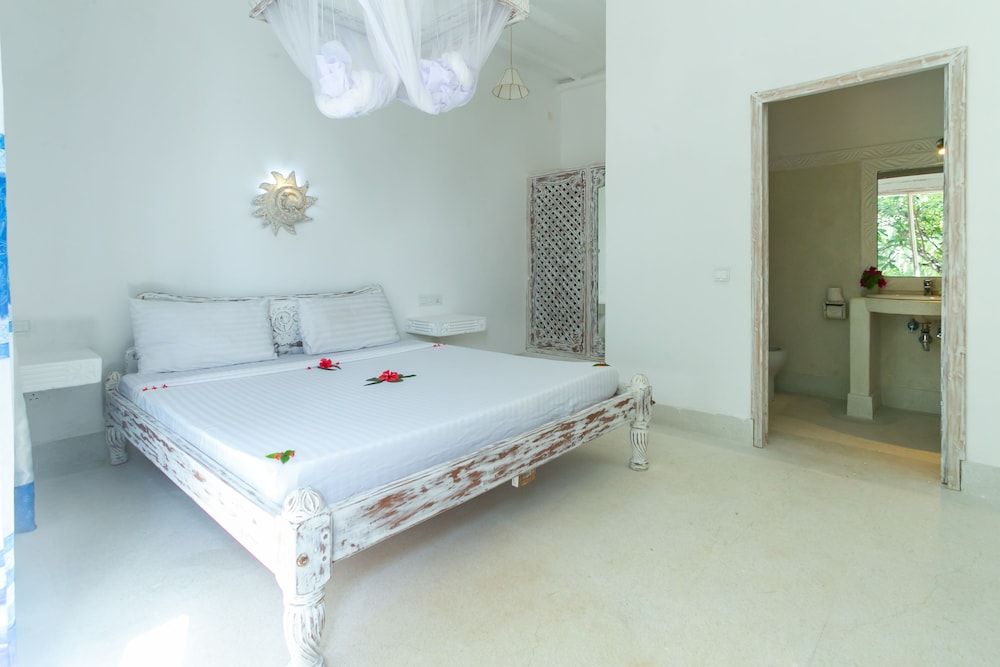Sun Palm Beach Resort Standard Room, 1 Queen Bed 3