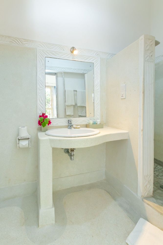 Sun Palm Beach Resort Standard Room, 1 Queen Bed 9
