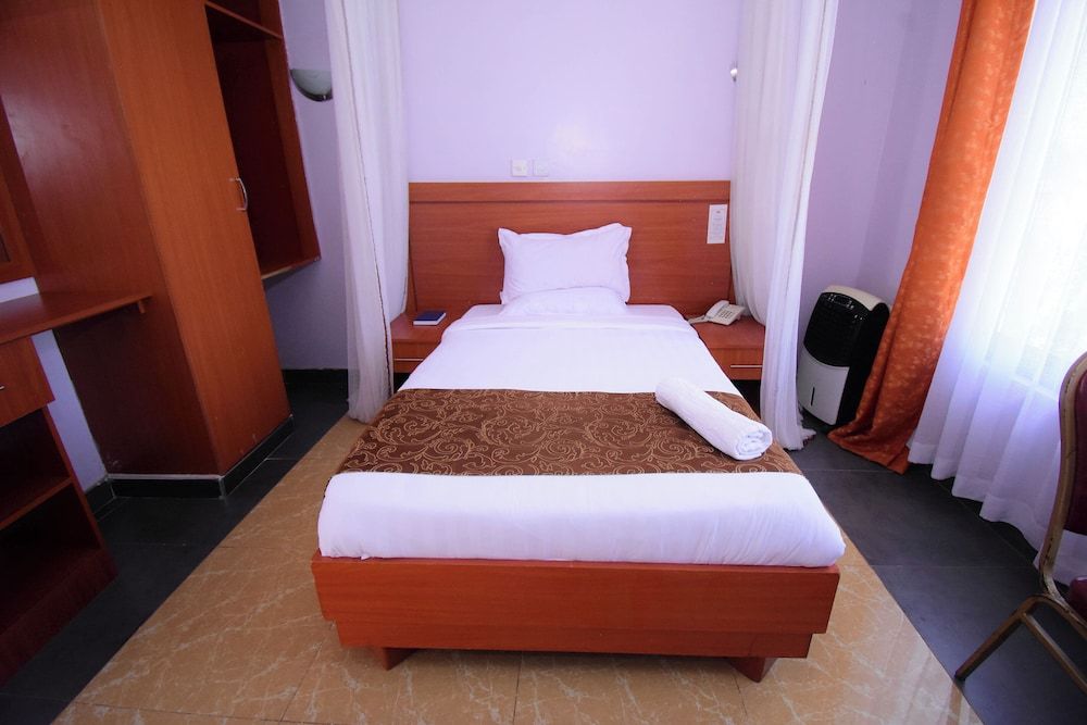 undefined Sunstar Hotel 4