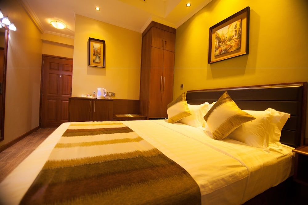 After 40 Hotel Standard Double Room, 1 King Bed, Non Smoking