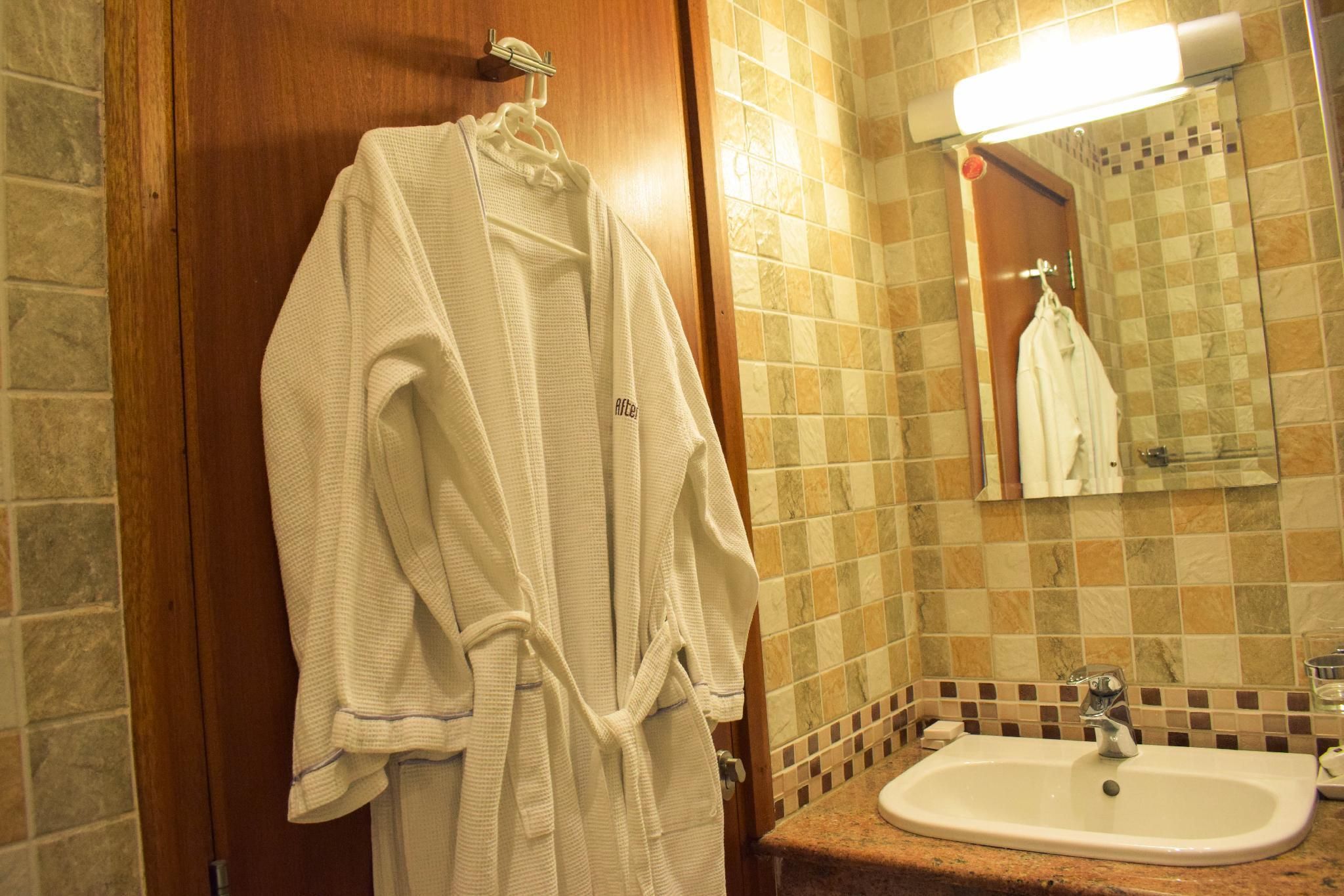 undefined After 40 Hotel 9