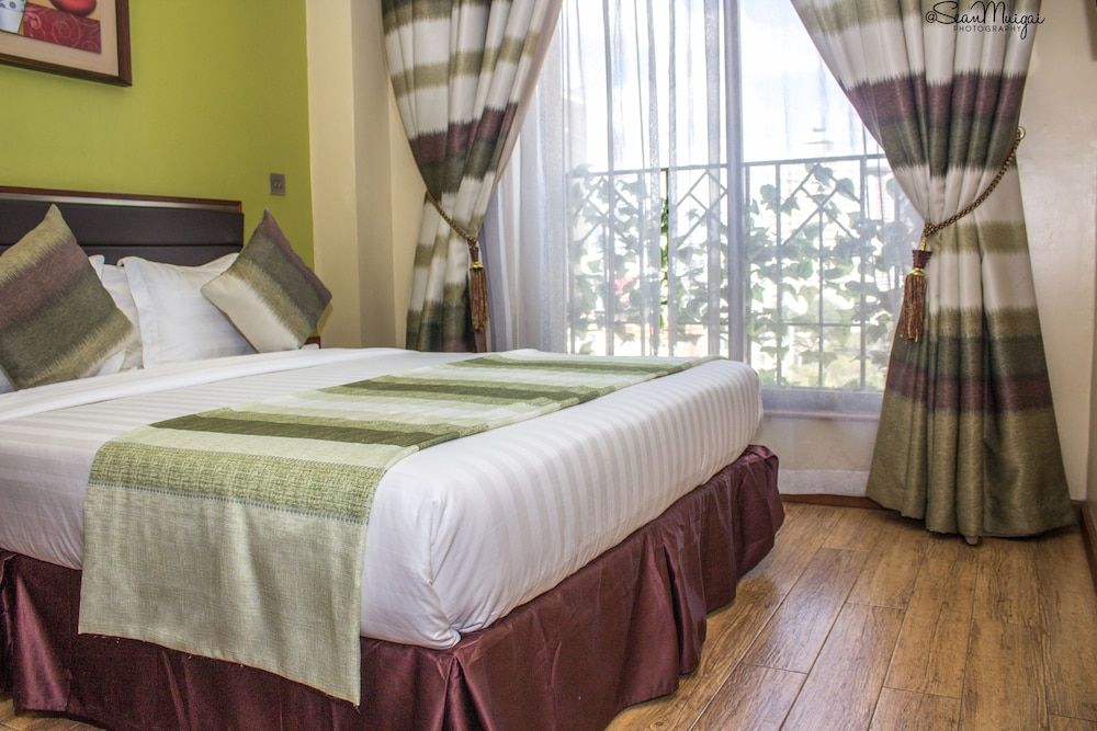 undefined After 40 Hotel 2