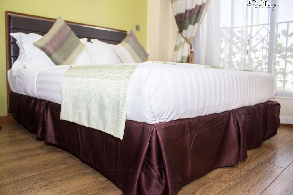 After 40 Hotel Standard Double Room, 1 King Bed, Non Smoking 6