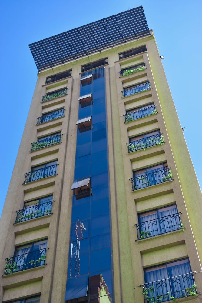 undefined After 40 Hotel 3