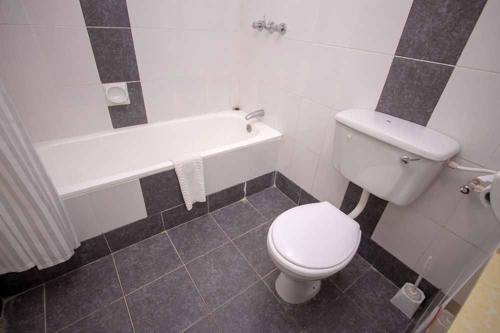 Sirikwa Hotel Standard Double Room 4