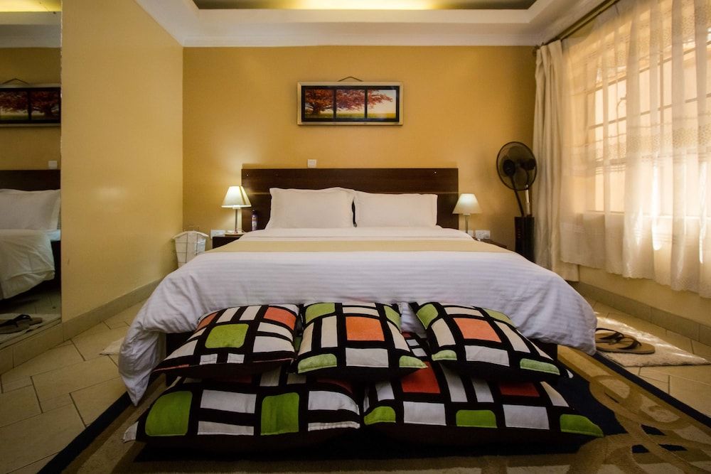 Capital Heights Hotel Deluxe Double Room 17