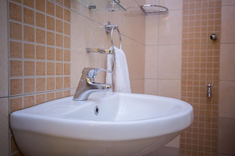 Capital Heights Hotel Deluxe Double Room 20