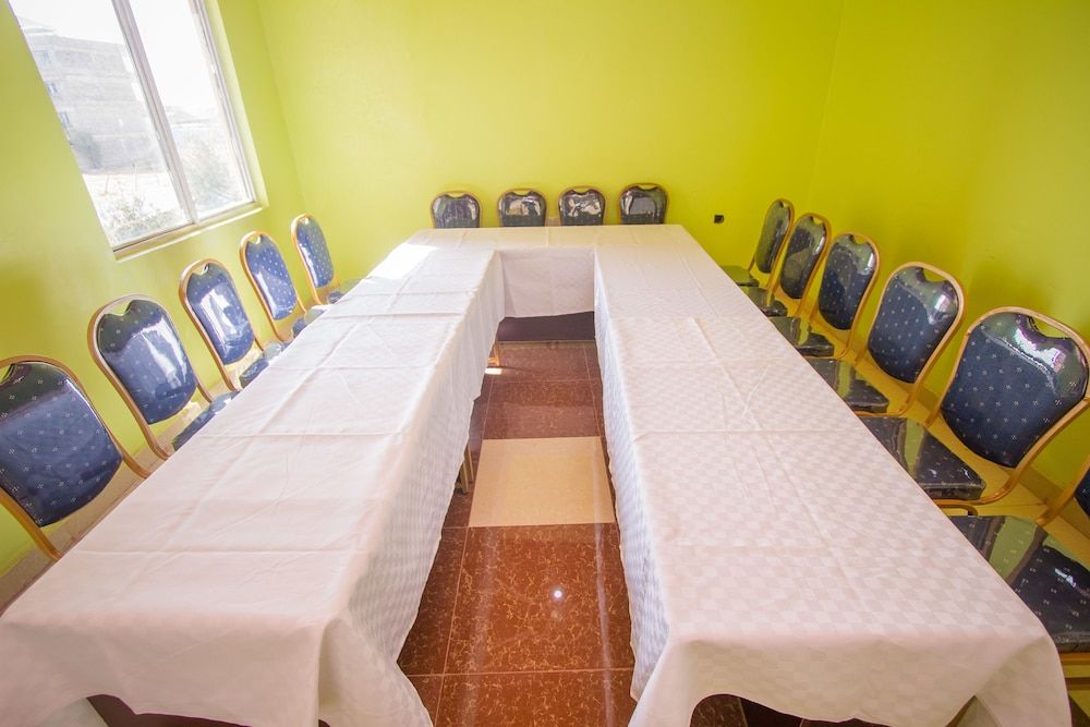 undefined Airport Gate View Hotel 4