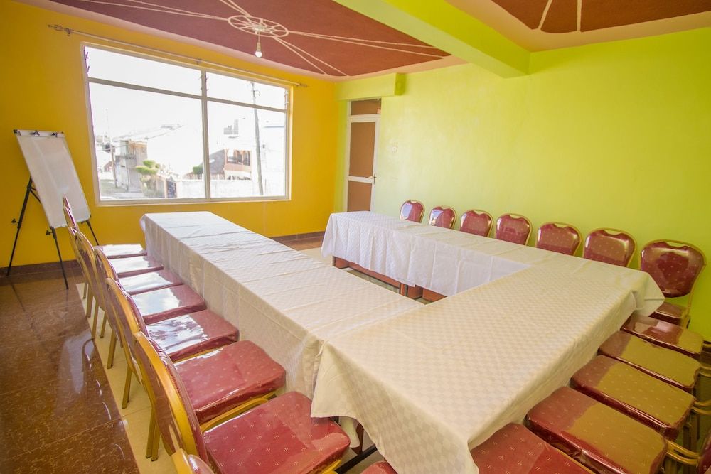 undefined Airport Gate View Hotel 7