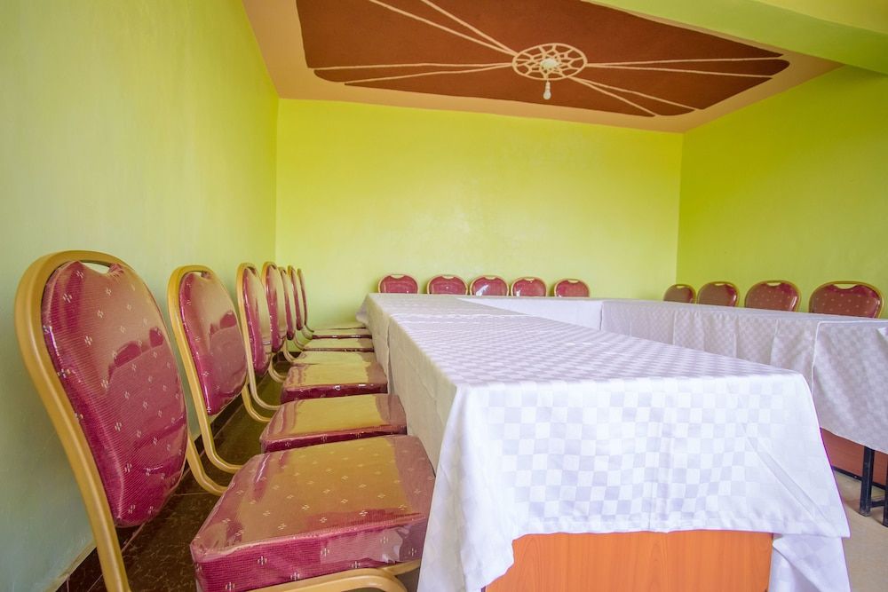 undefined Airport Gate View Hotel 2