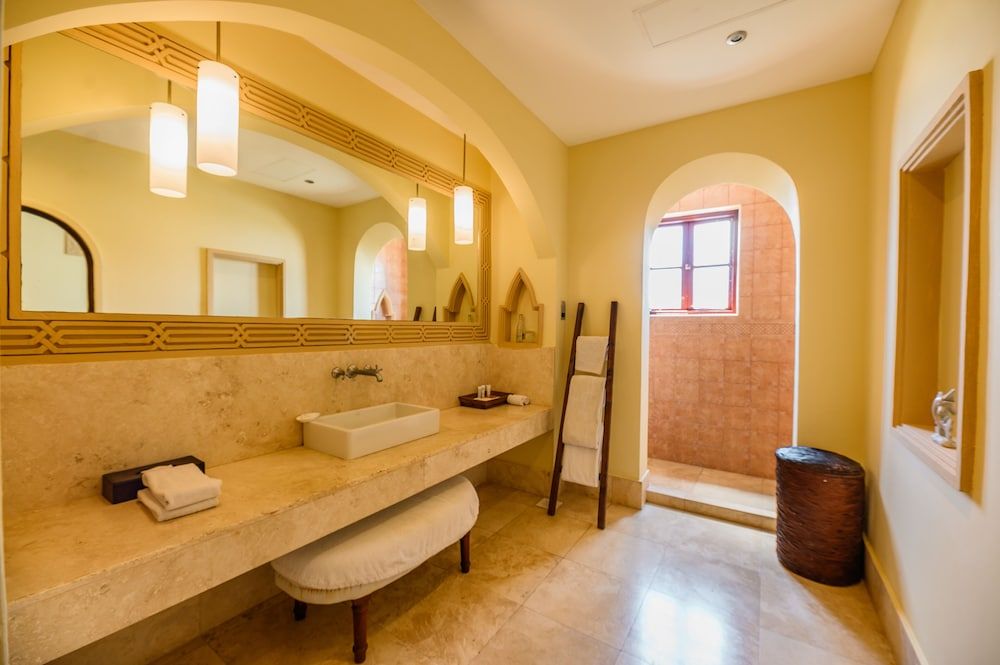 Cocoa Boutique Hotel Executive Room, 1 King Bed 5