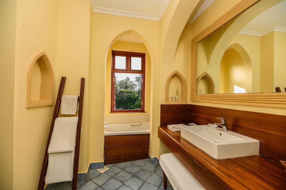 Cocoa Boutique Hotel Executive Suite, 1 King Bed, Sea View 9