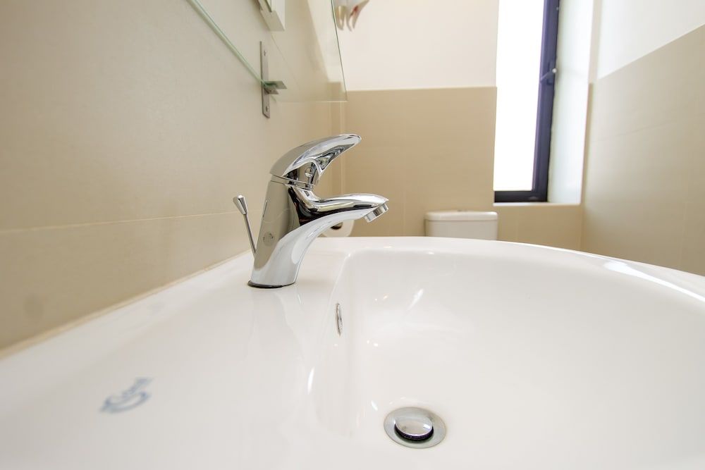 Imperial Hotel Express Standard Twin Room 10