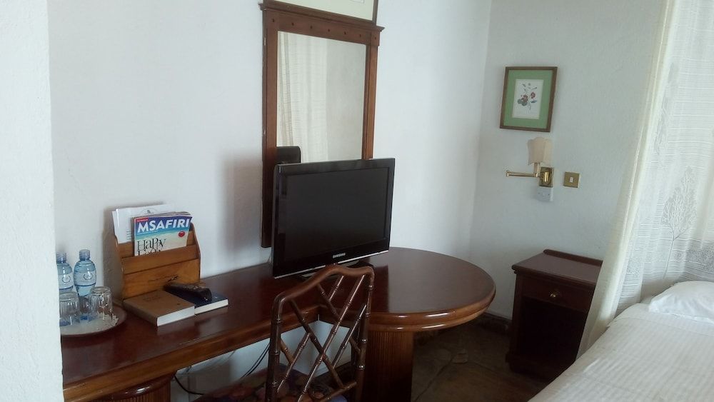 Jacaranda Lake Elementaita Lodge Standard Room, 1 King Bed 2